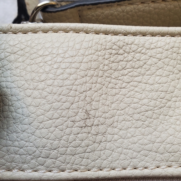 Giani Bernini Cream Pebbled Leather Crossbody Purse - Picture 4 of 5